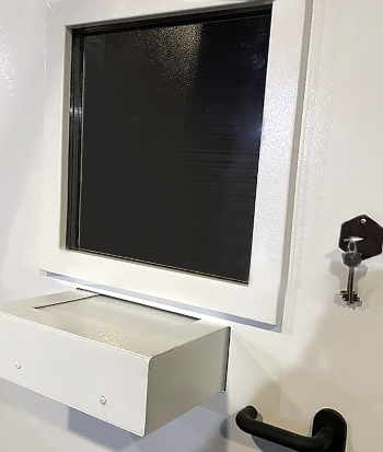 Двери в кассу