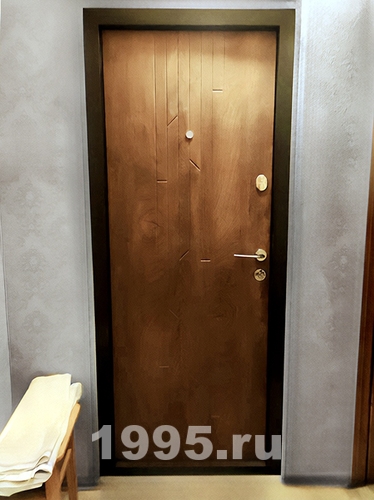 Квартирная дверь