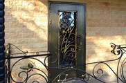 Дверь с элементами ковки Дверь с элементами ковки