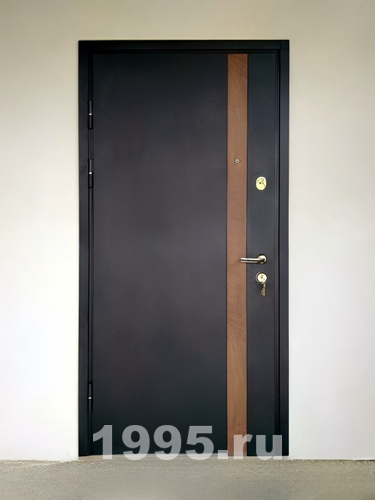 Панель с контрастной вставкой